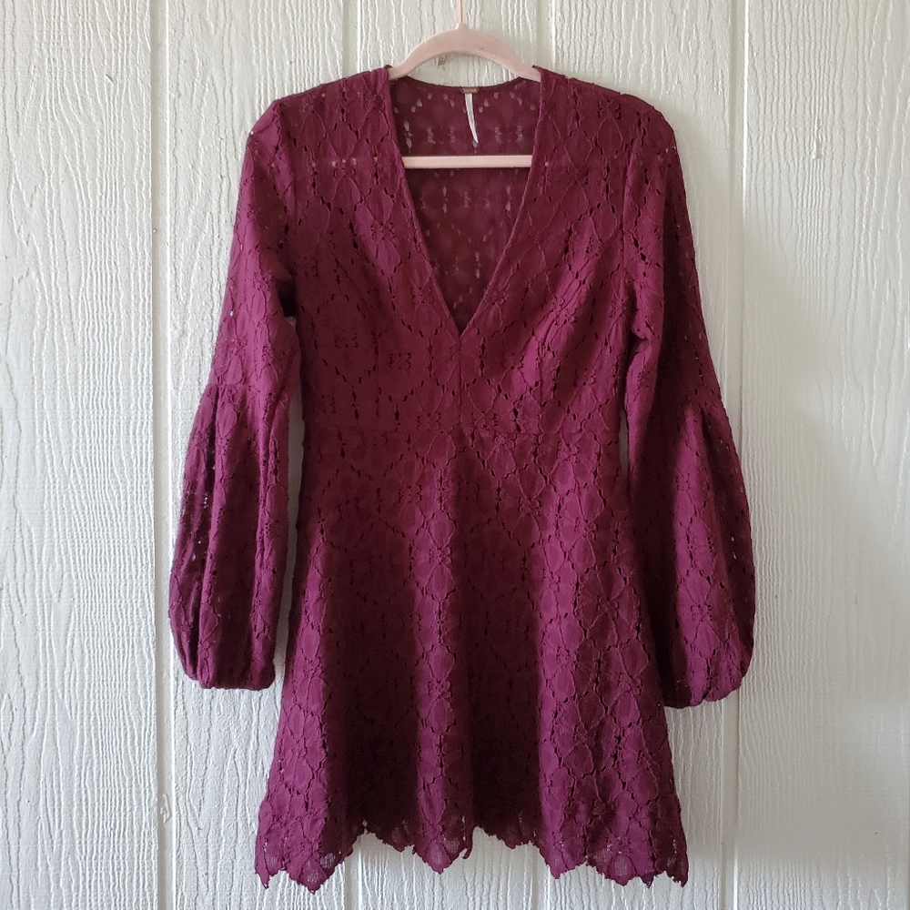 Free People Boho Western Lace V Neck Mini Peasant Bell Sleeves Burgandy sz 0 - Picture 2 of 11